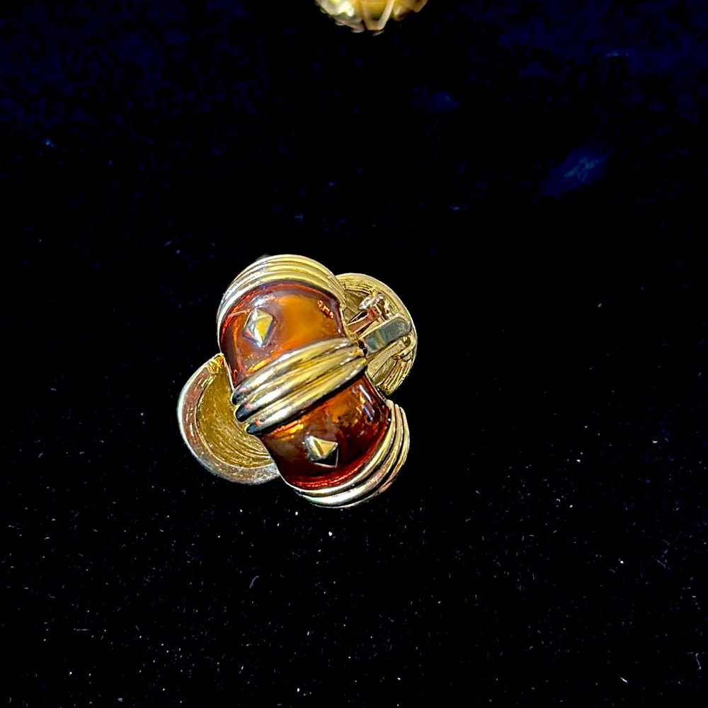 NIB landau stud earrings